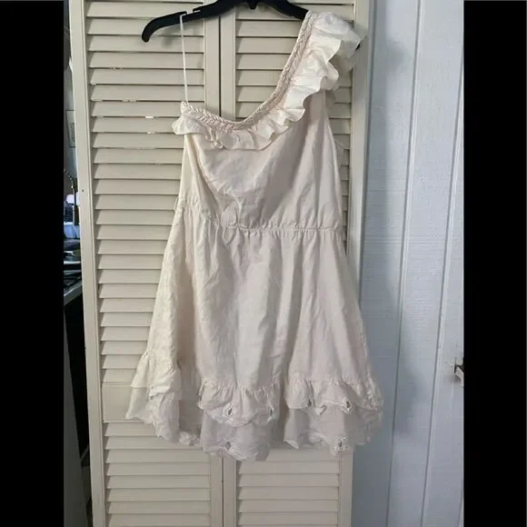 Beige Greek Godess shoulder dress - Picture 5 of 10